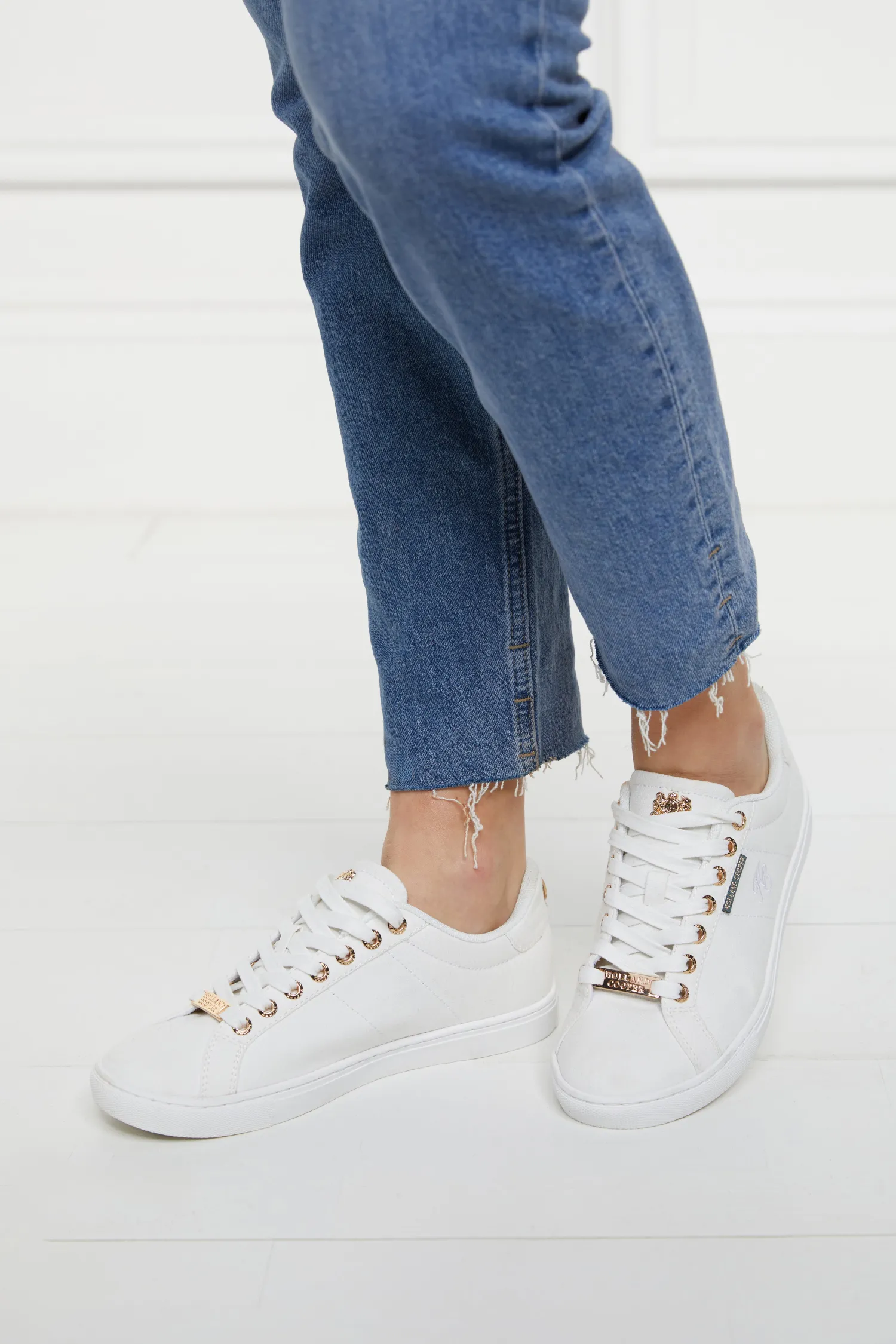 Hot Chelsea Court Trainer (White) Women Trainers