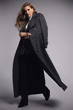 Clearance Full Length Chelsea Trench Coat (Large Scale Charcoal Houndstooth) Women Trench Coats|Coats