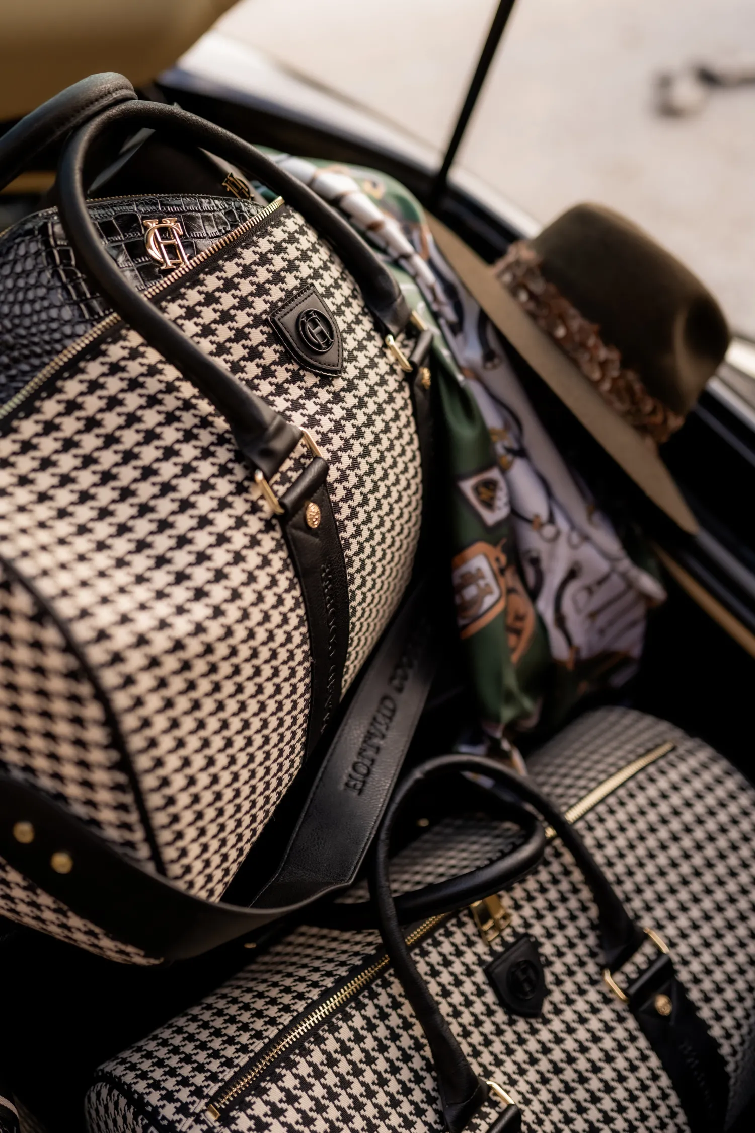 Sale Regency Holdall (Ecru Houndstooth) Women Holdalls & Suitcases|Travel Bags